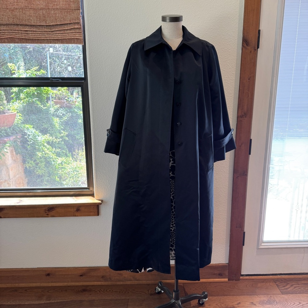 Vintage Lillie Rubin 1970s Black Opera Satin Swing Coat Size Large - Picture 2 of 13